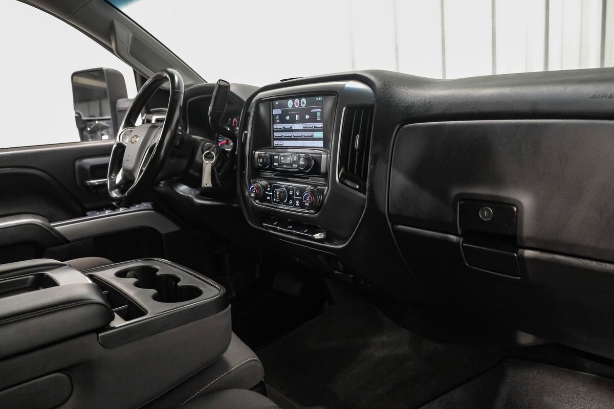 Used 2015 Chevrolet Silverado 2500 LT w/ LT Convenience Package AWD/4WD image 12
