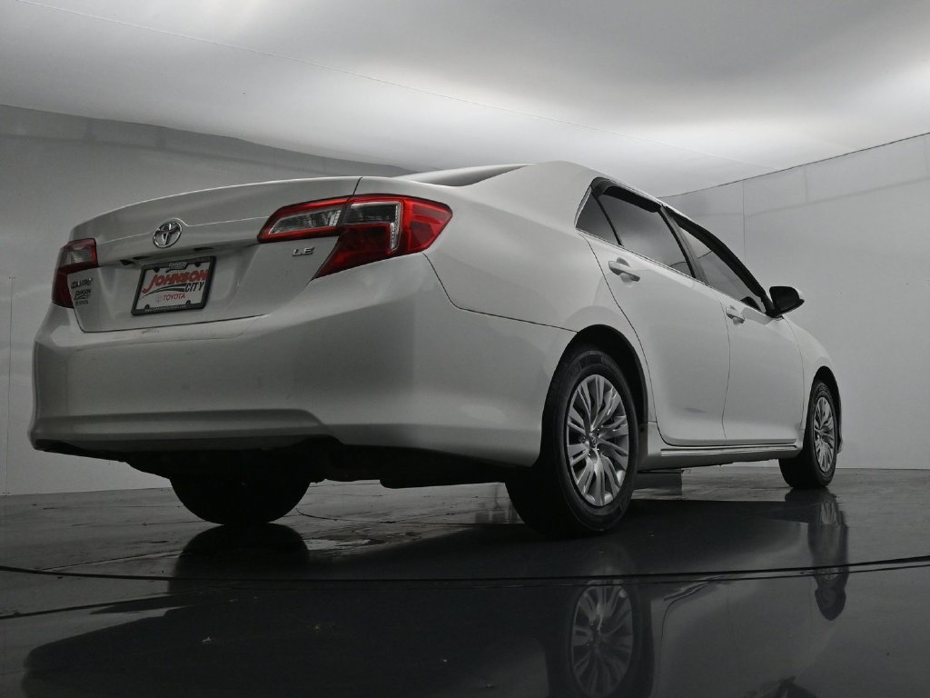 Used 2014 Toyota Camry LE FWD image 40