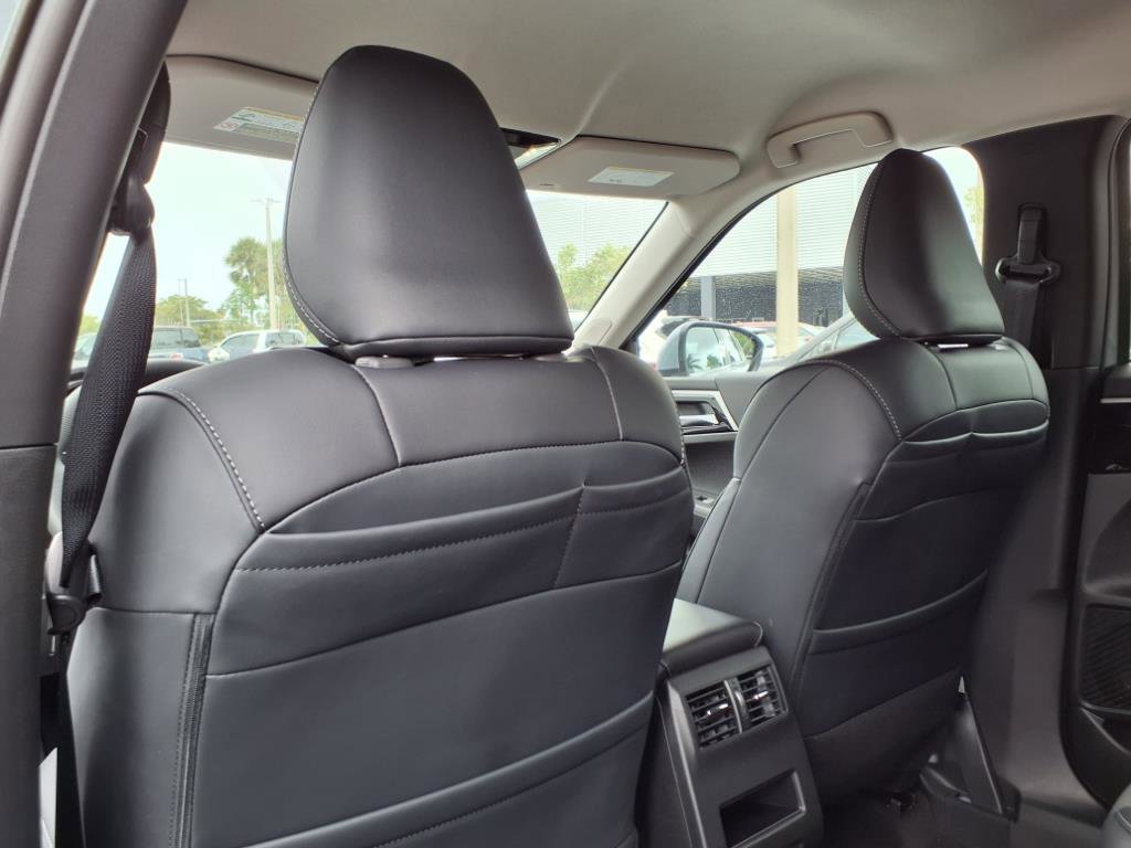 New 2025 Mitsubishi Outlander SE image 8