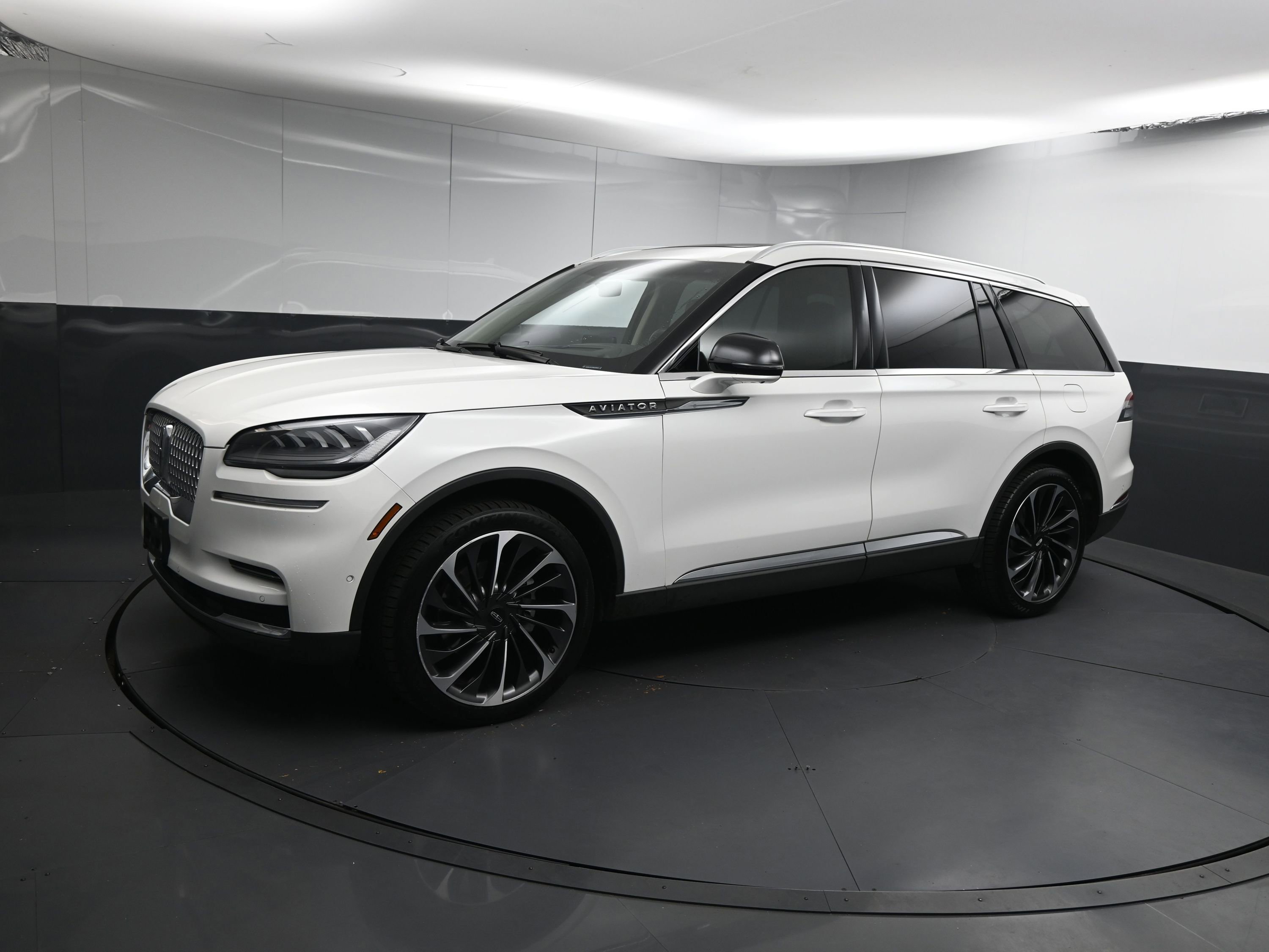 Used 2022 Lincoln Aviator Reserve w/ Equipment Group 201A video 1