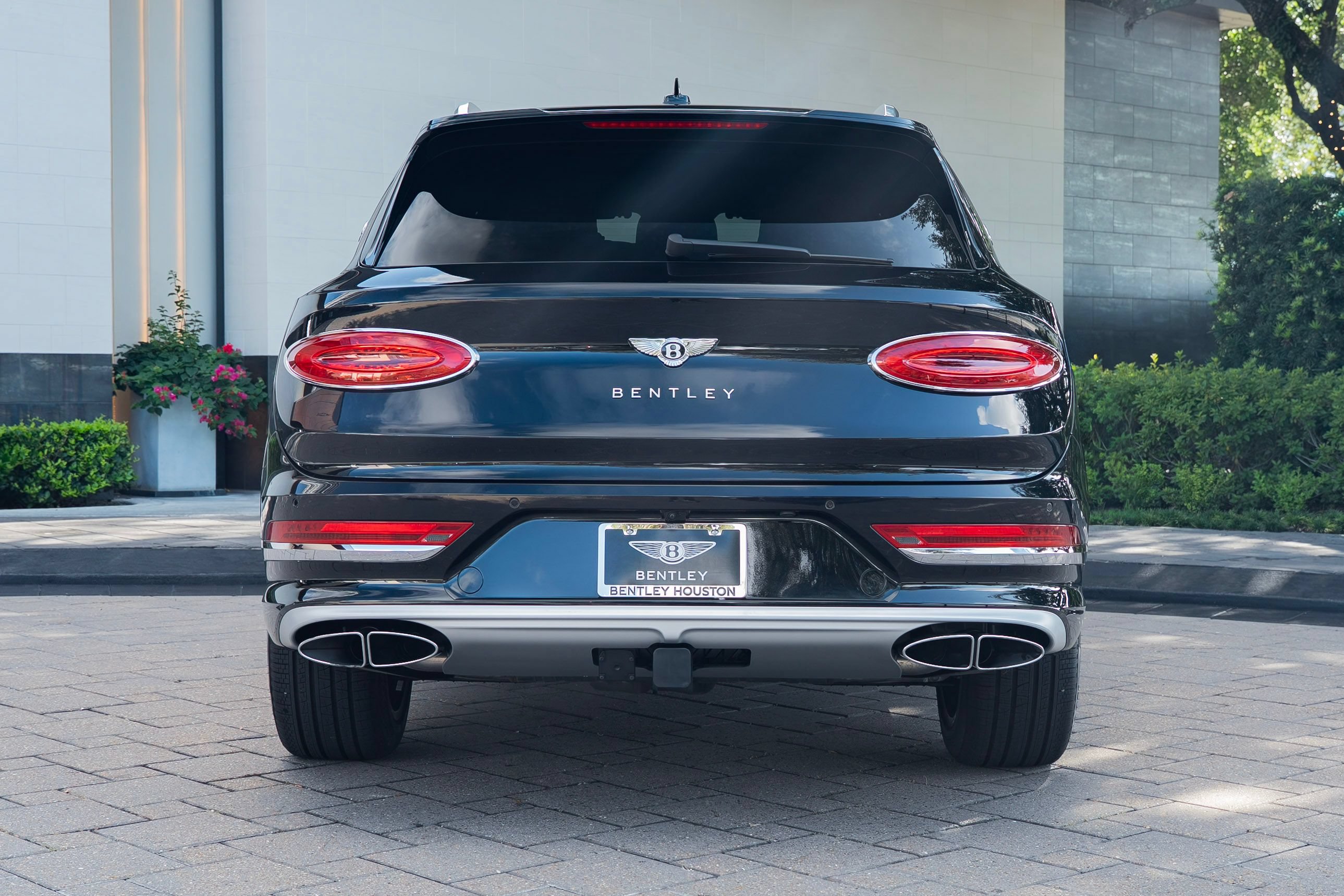 Certified 2025 Bentley Bentayga Extended Wheelbase AWD/4WD image 14
