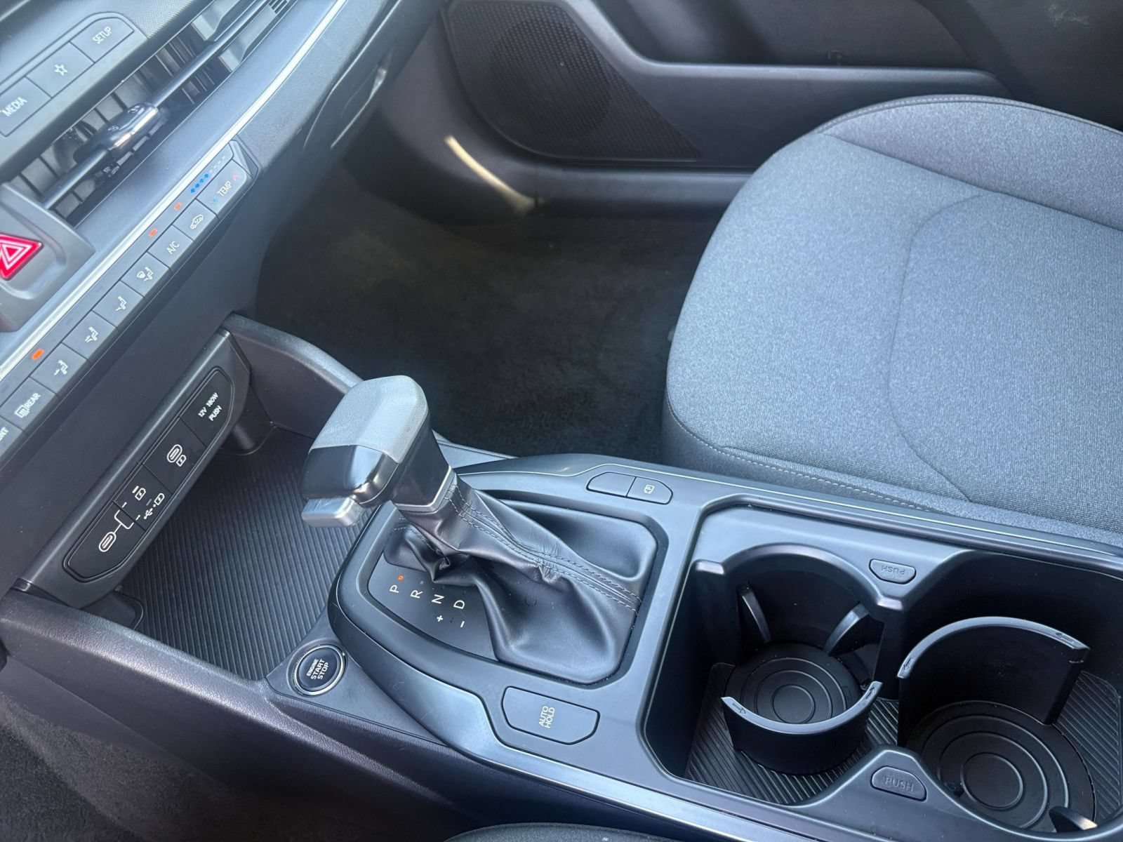 Used 2025 Kia K4 FWD image 41