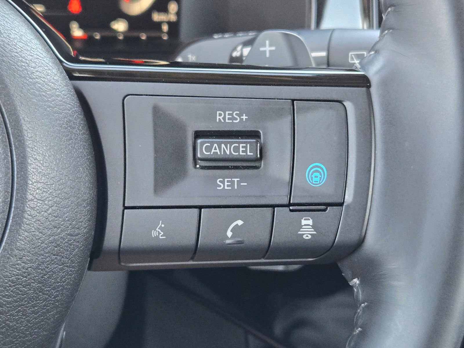 Used 2023 Nissan Pathfinder Platinum FWD image 31