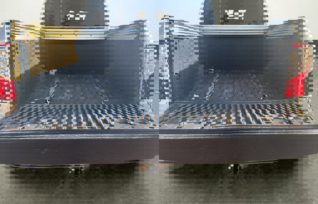 Used 2019 Nissan Titan PRO-4X w/ Pro-4x Convenience Package image 28