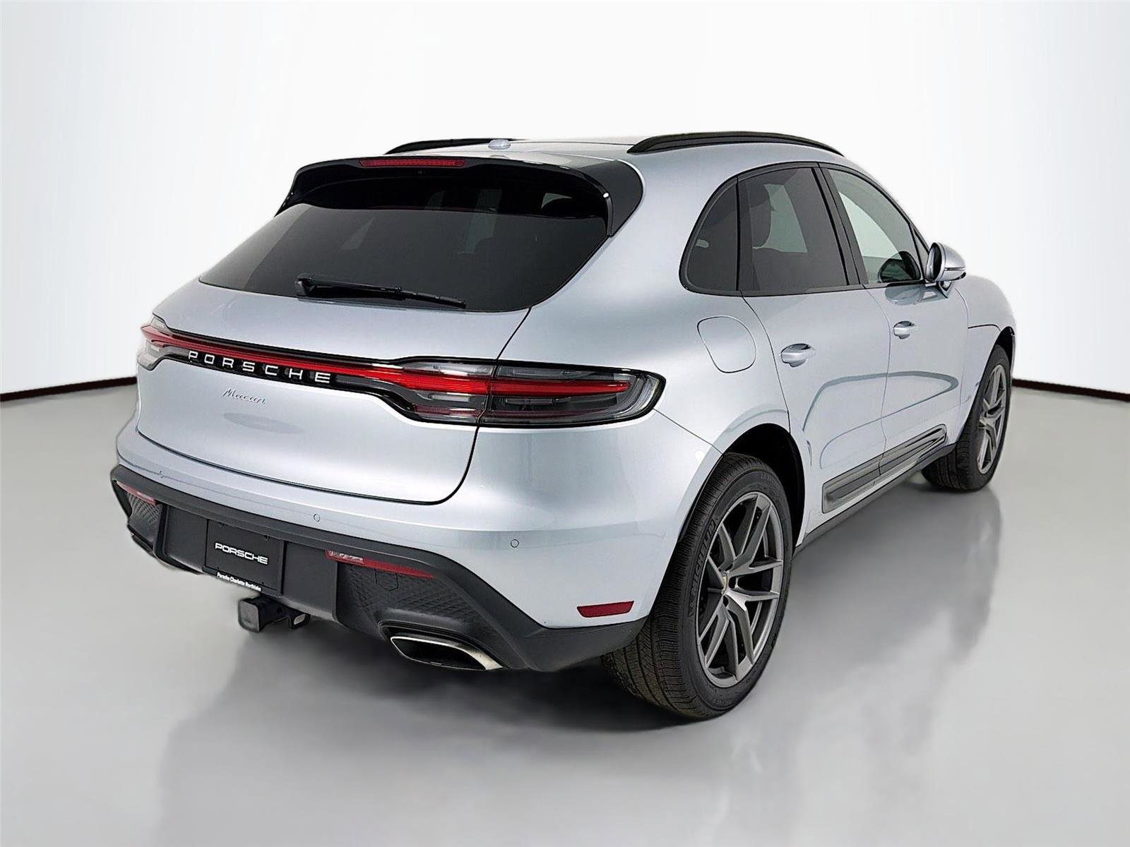 Certified 2025 Porsche Macan image 28