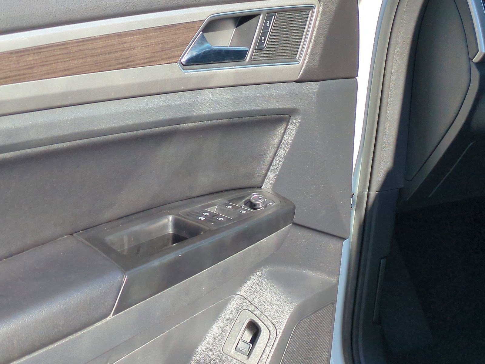 Used 2019 Volkswagen Atlas SEL image 15