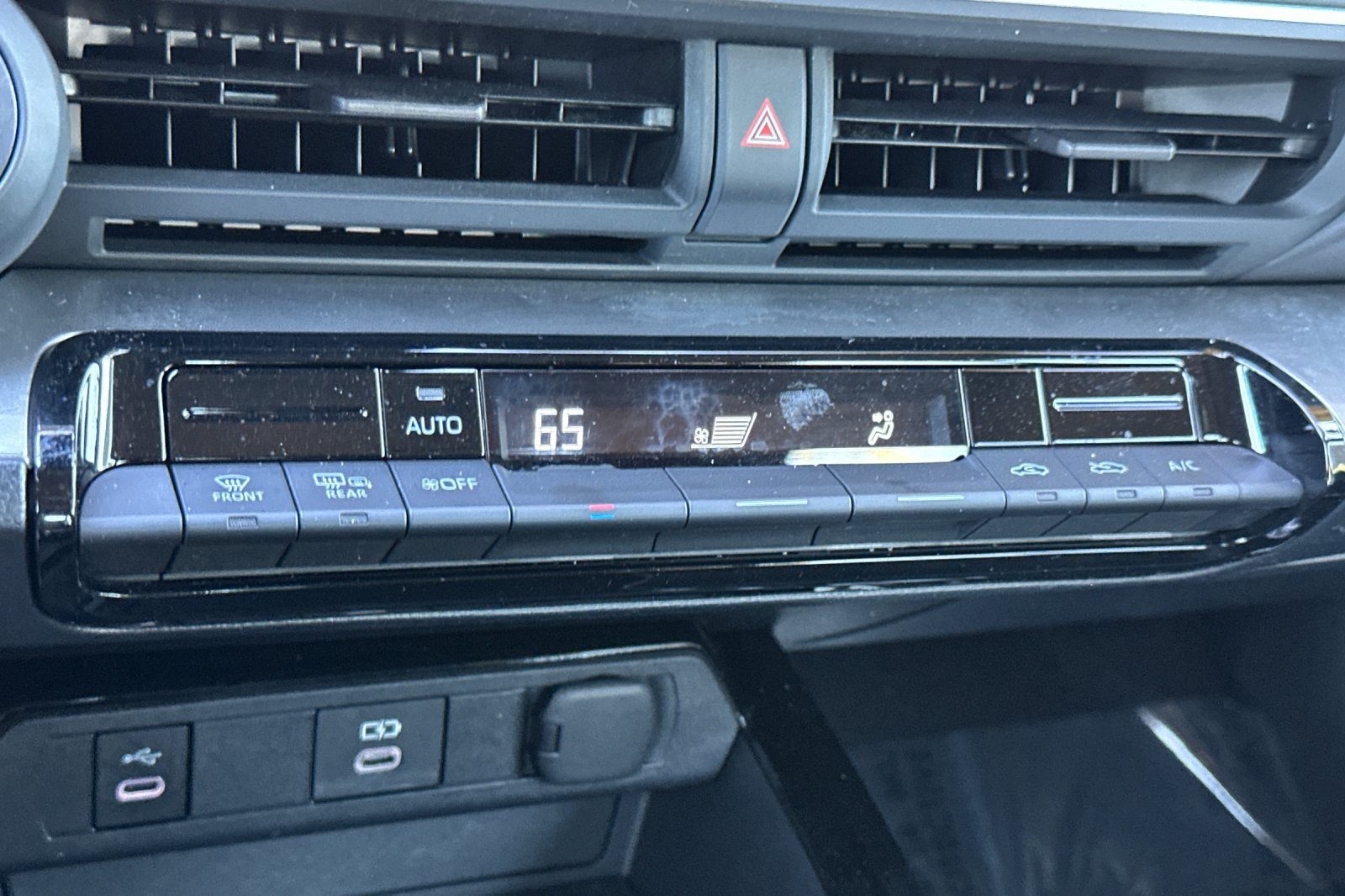 Certified 2025 Toyota Prius LE AWD/4WD image 23