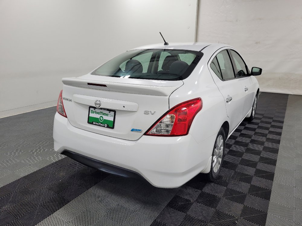 Used 2016 Nissan Versa SV w/ SV Appearance Package FWD image 9