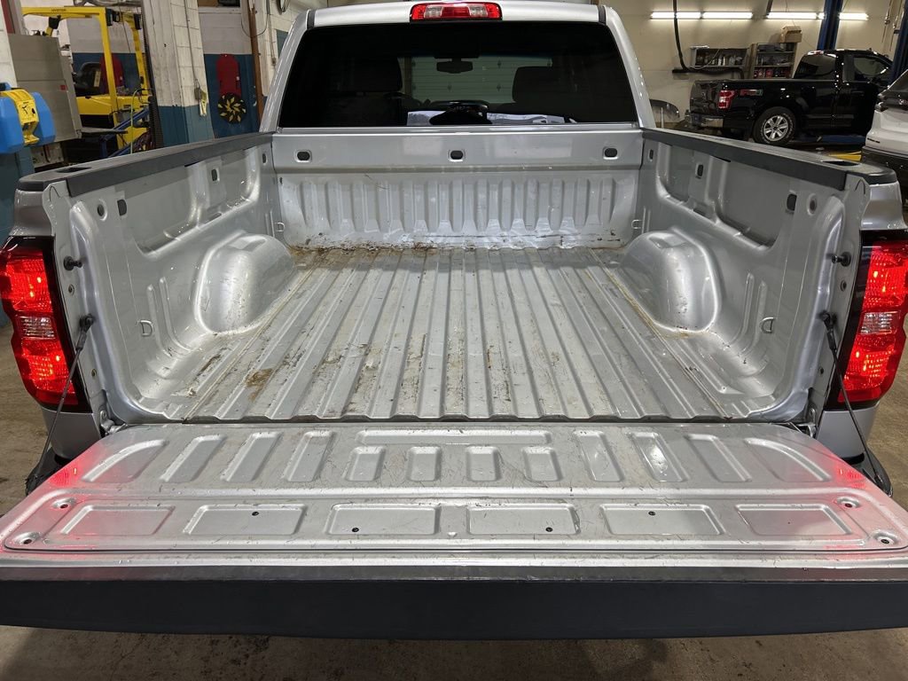 Used 2018 Chevrolet Silverado 1500 LT w/ All Star Edition image 6