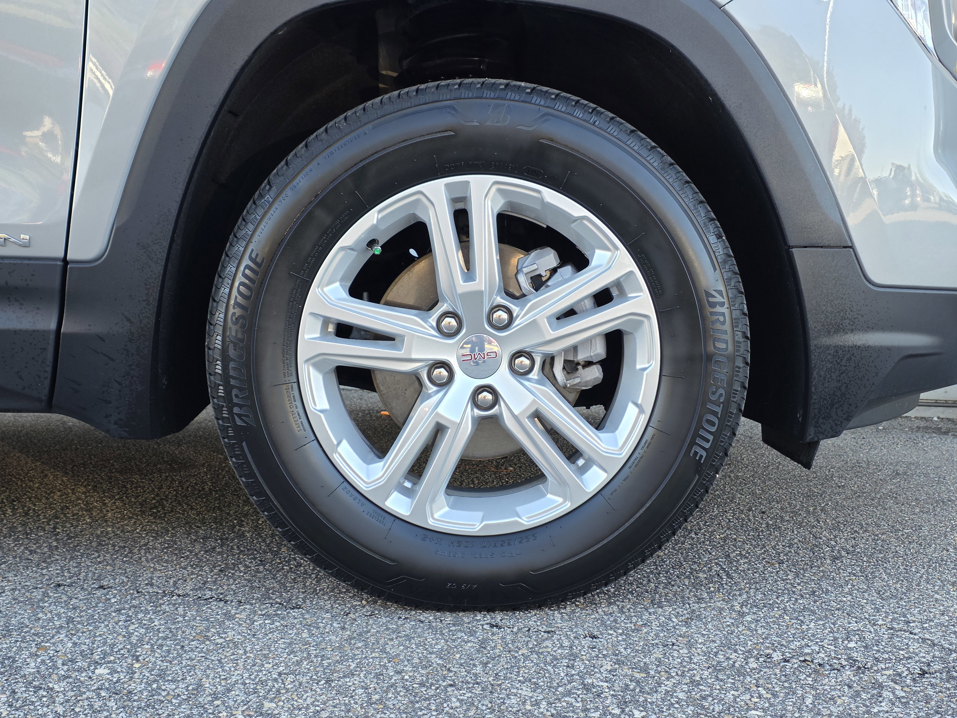 Used 2024 GMC Terrain SLE image 39