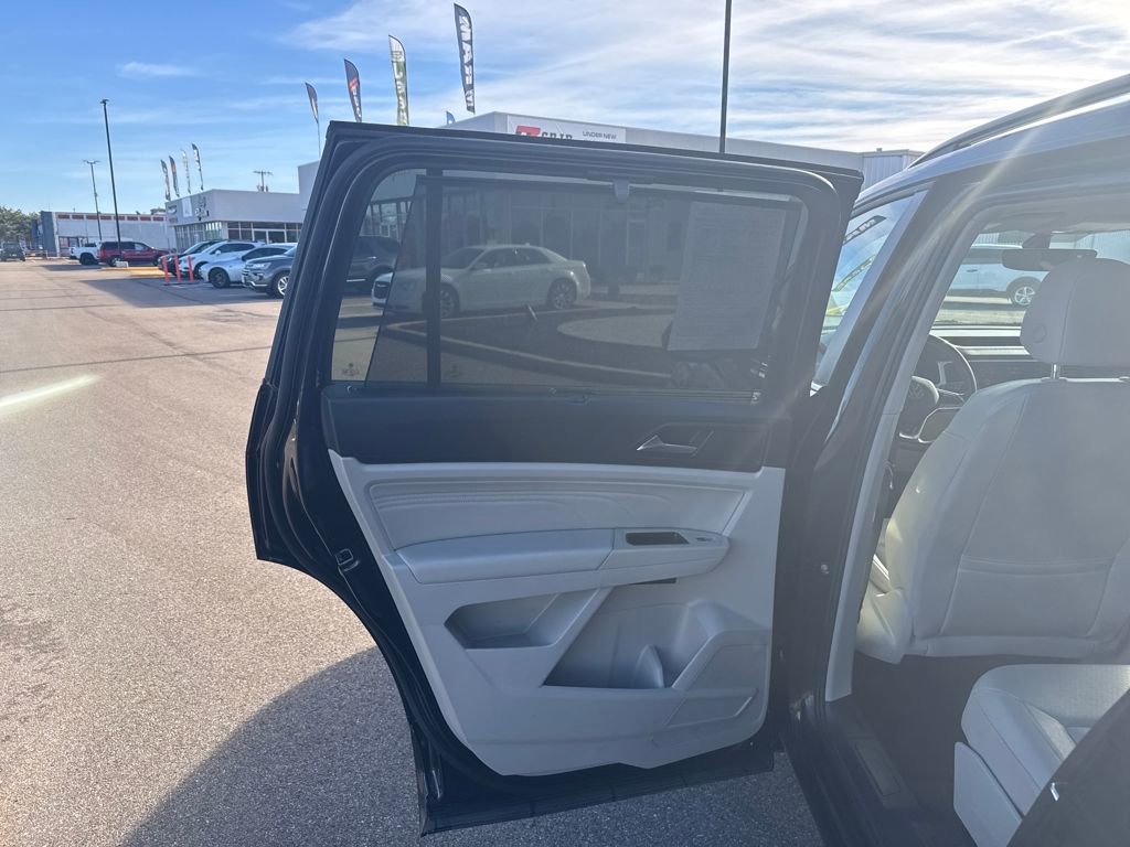 Used 2021 Volkswagen Atlas SE w/ Panoramic Sunroof Package image 47