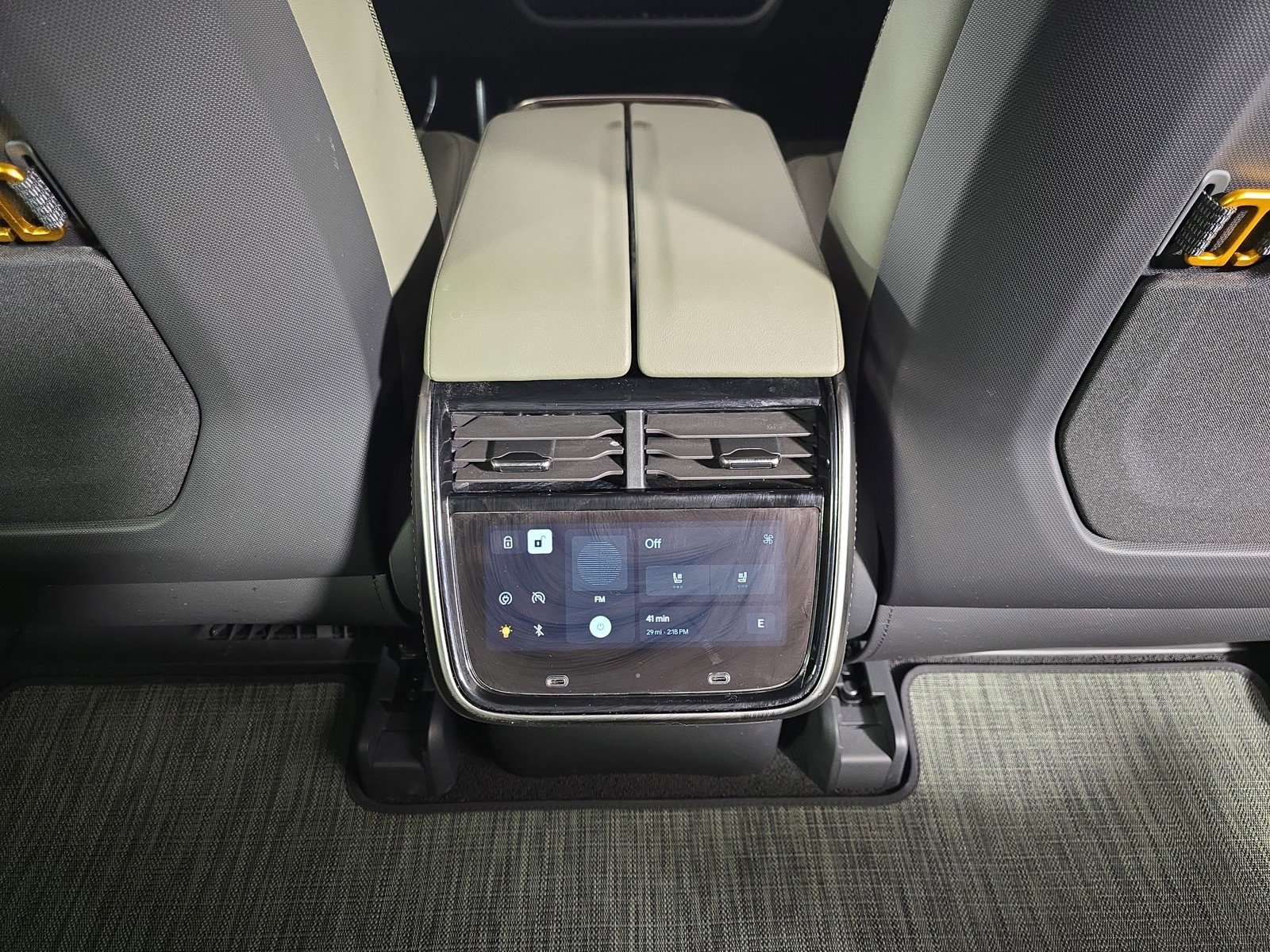 Used 2022 Rivian R1S Launch Edition image 30