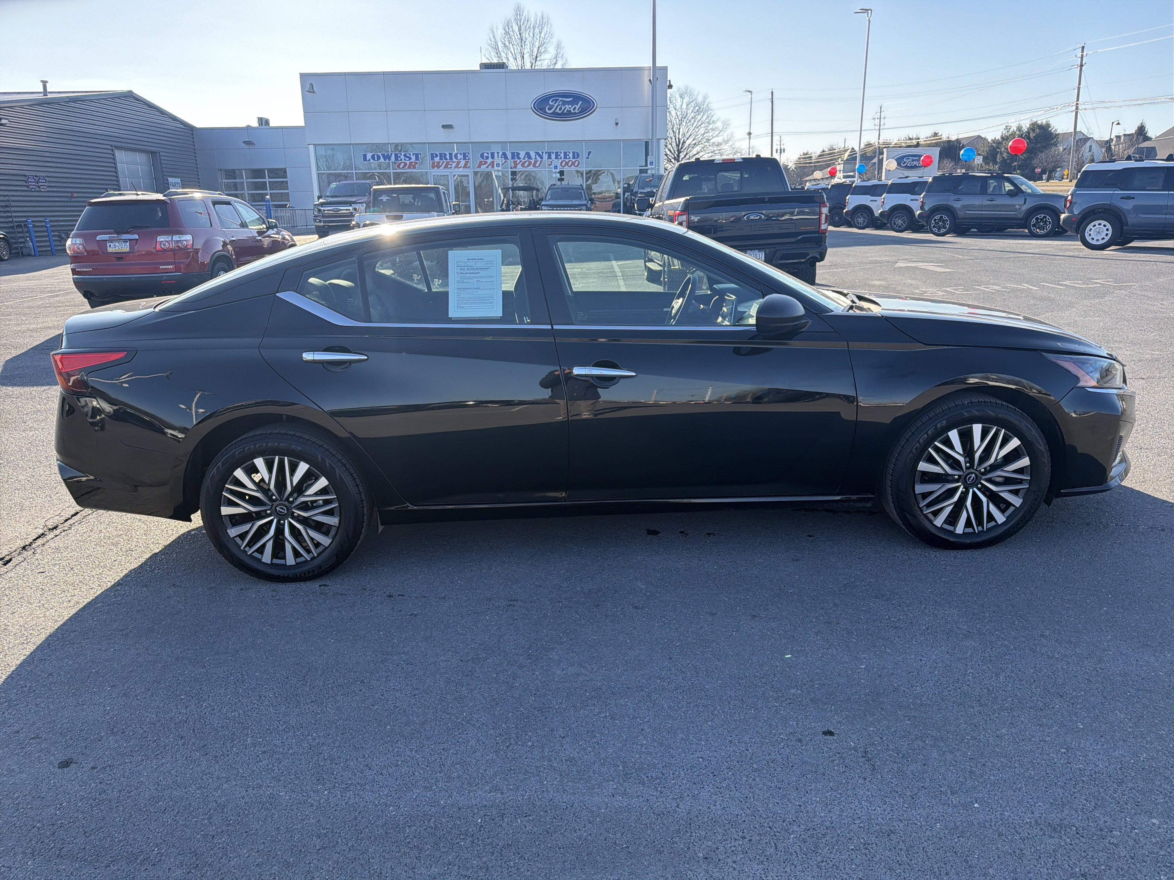 Used 2024 Nissan Altima 2.5 SV AWD/4WD image 2