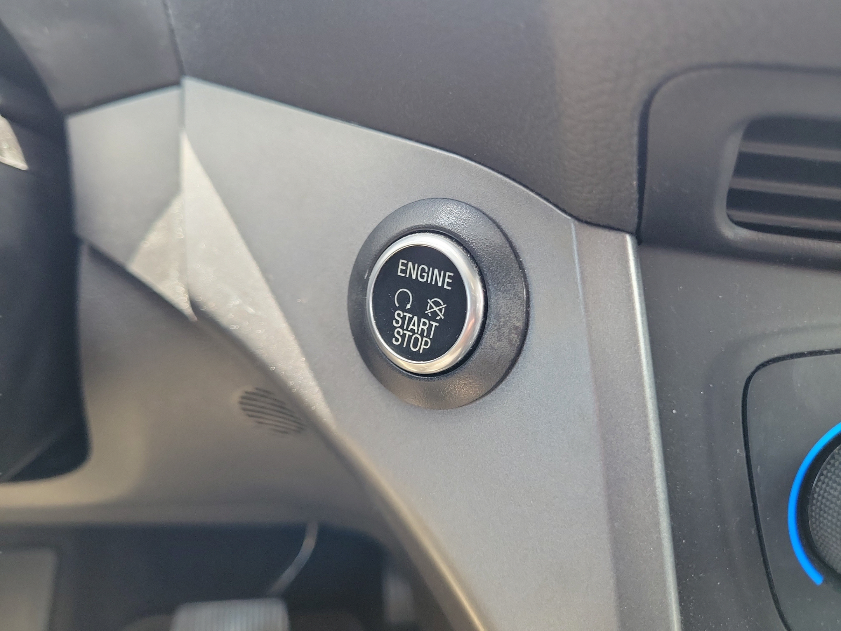Used 2019 Ford Escape SE FWD image 30