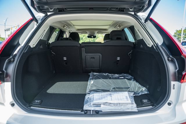 New 2026 Volvo XC60 B5 Plus w/ Climate Package AWD/4WD image 10
