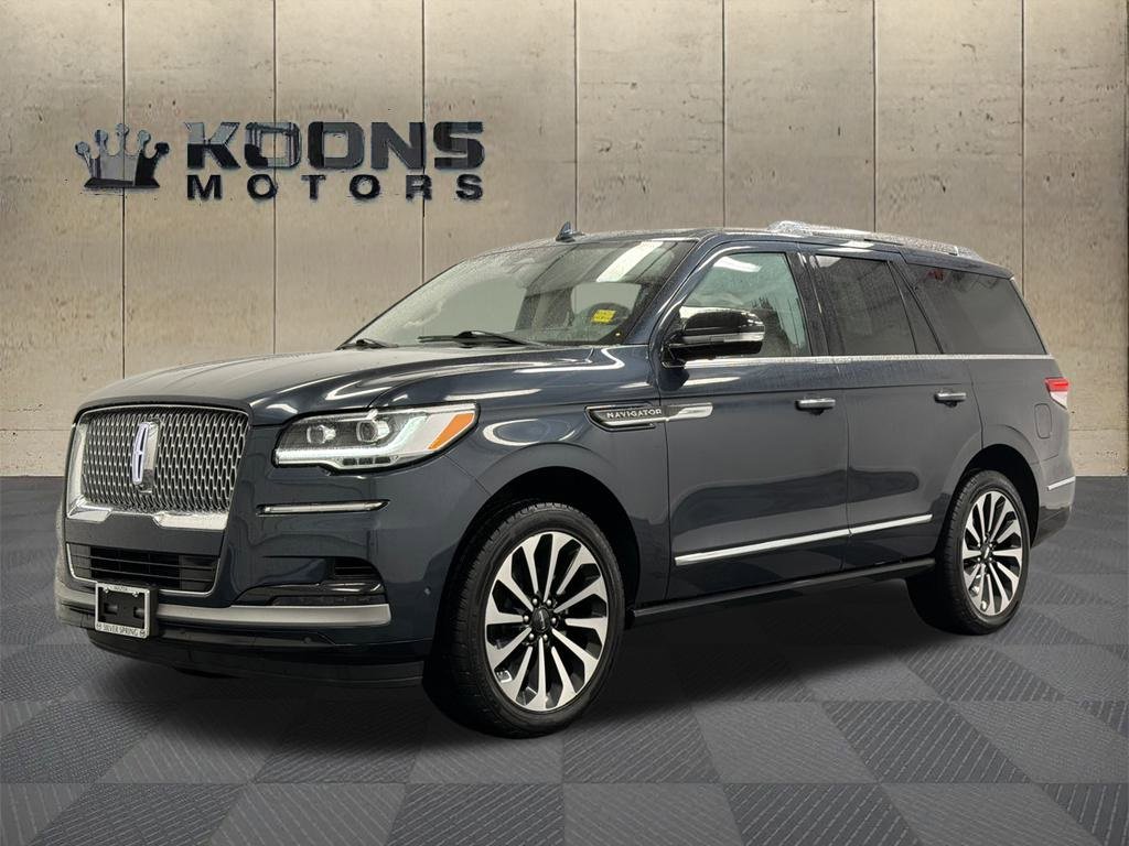 Used 2022 Lincoln Navigator Reserve image 1