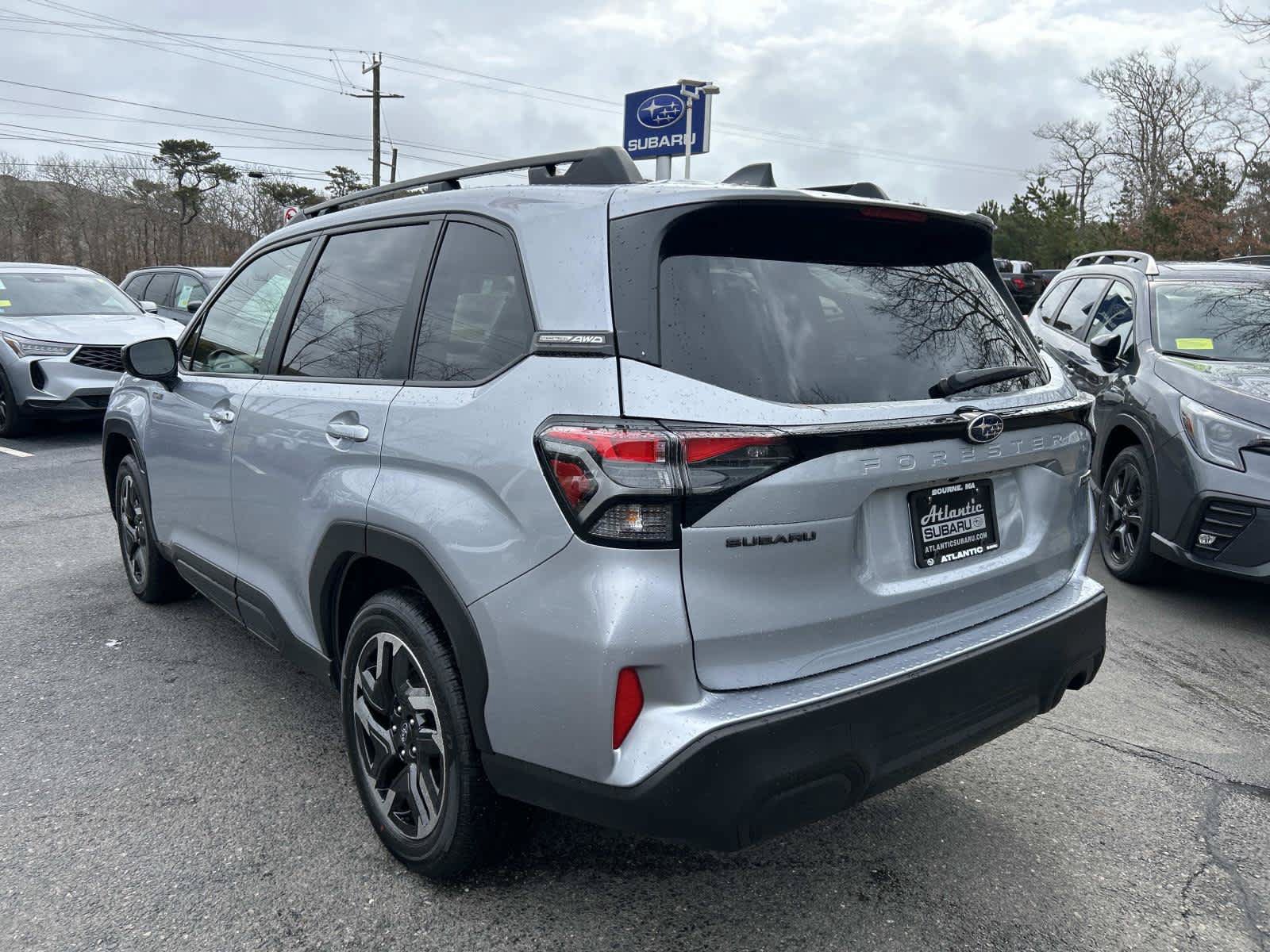 Used 2025 Subaru Forester Premium AWD/4WD image 5