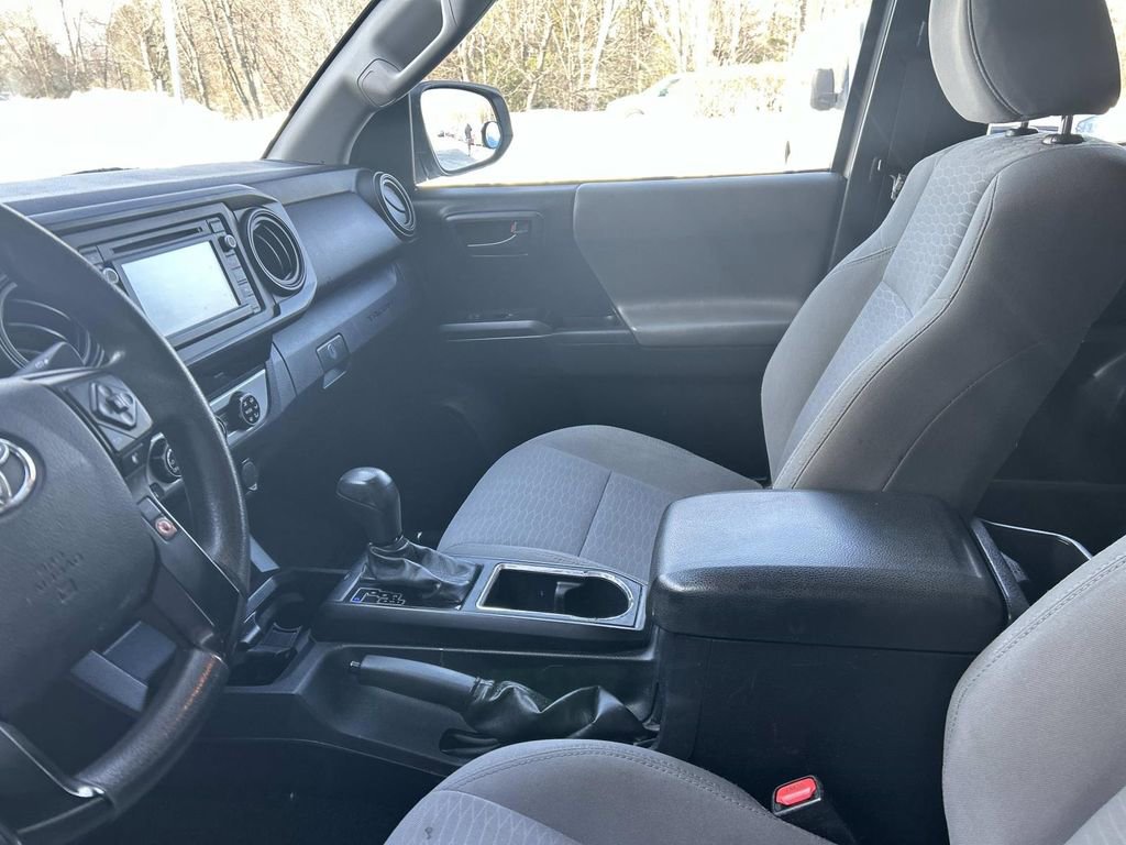 Used 2018 Toyota Tacoma SR image 17
