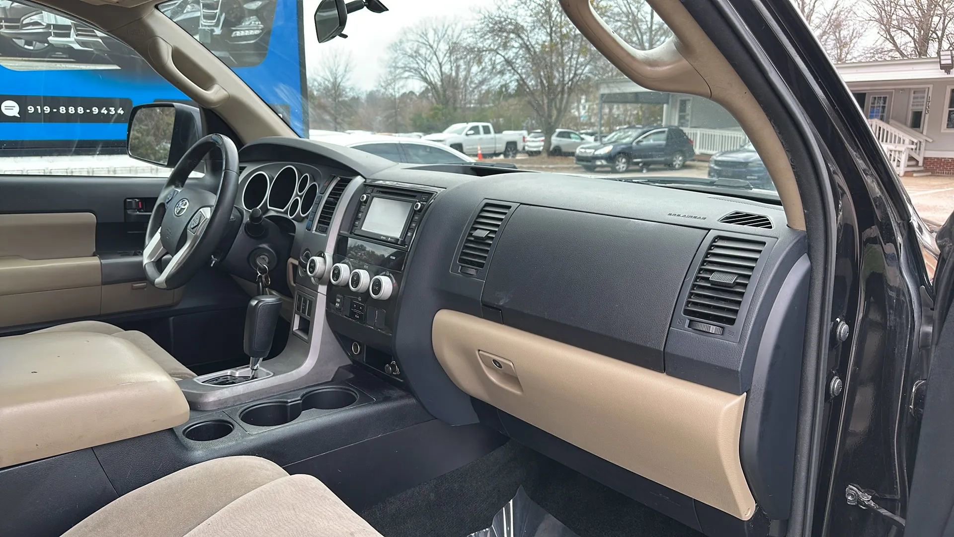 Used 2014 Toyota Sequoia SR5 AWD/4WD image 26