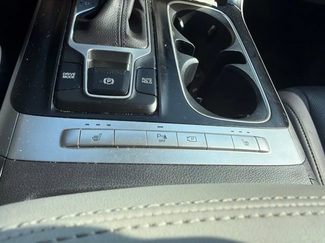 Certified 2024 Kia Carnival LX FWD image 16
