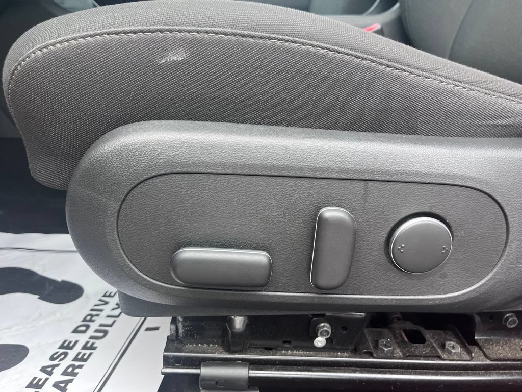 Used 2024 Hyundai Kona SEL AWD/4WD image 9