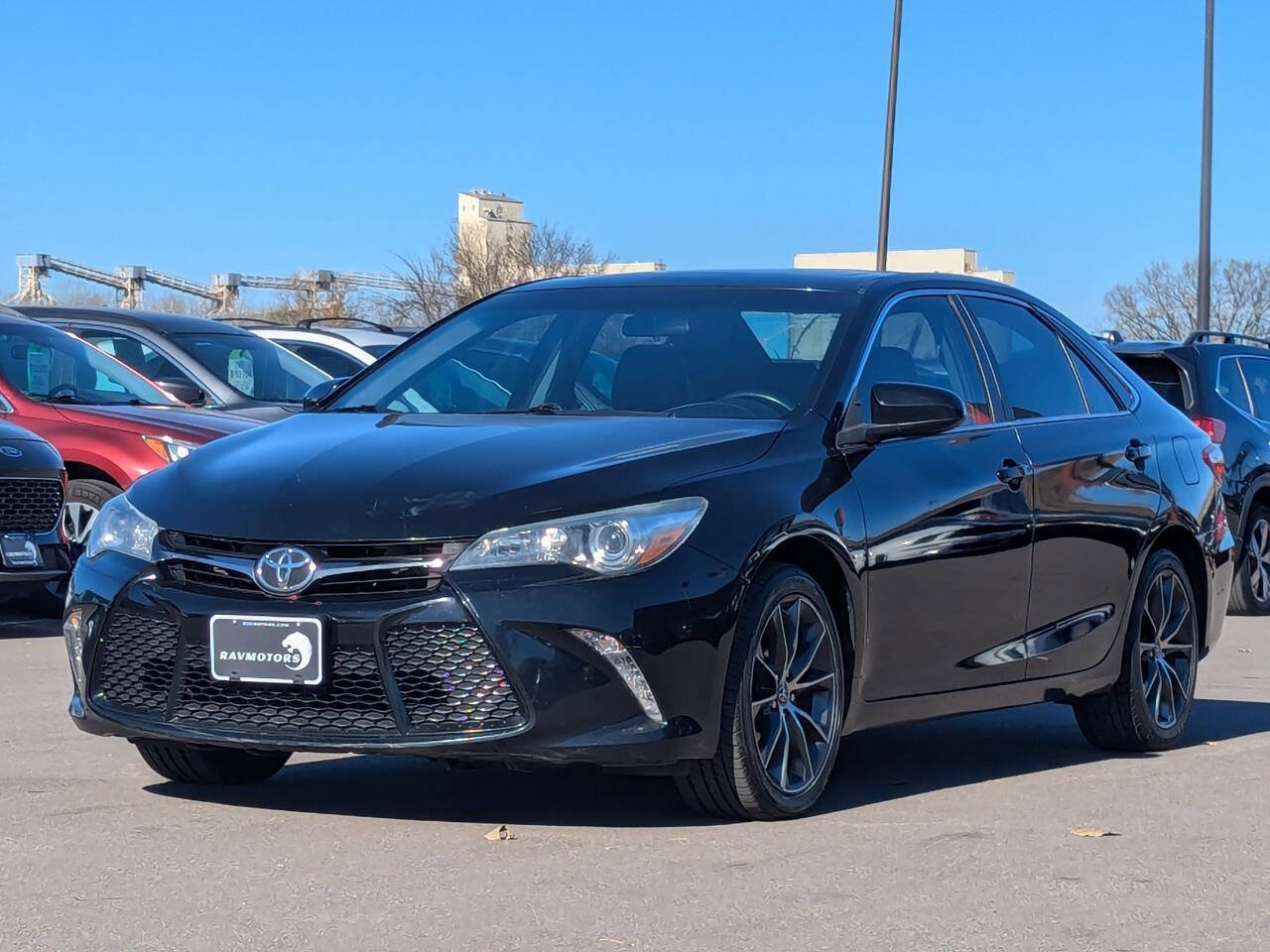 Used 2015 Toyota Camry XSE w/ Moonroof Package image 9