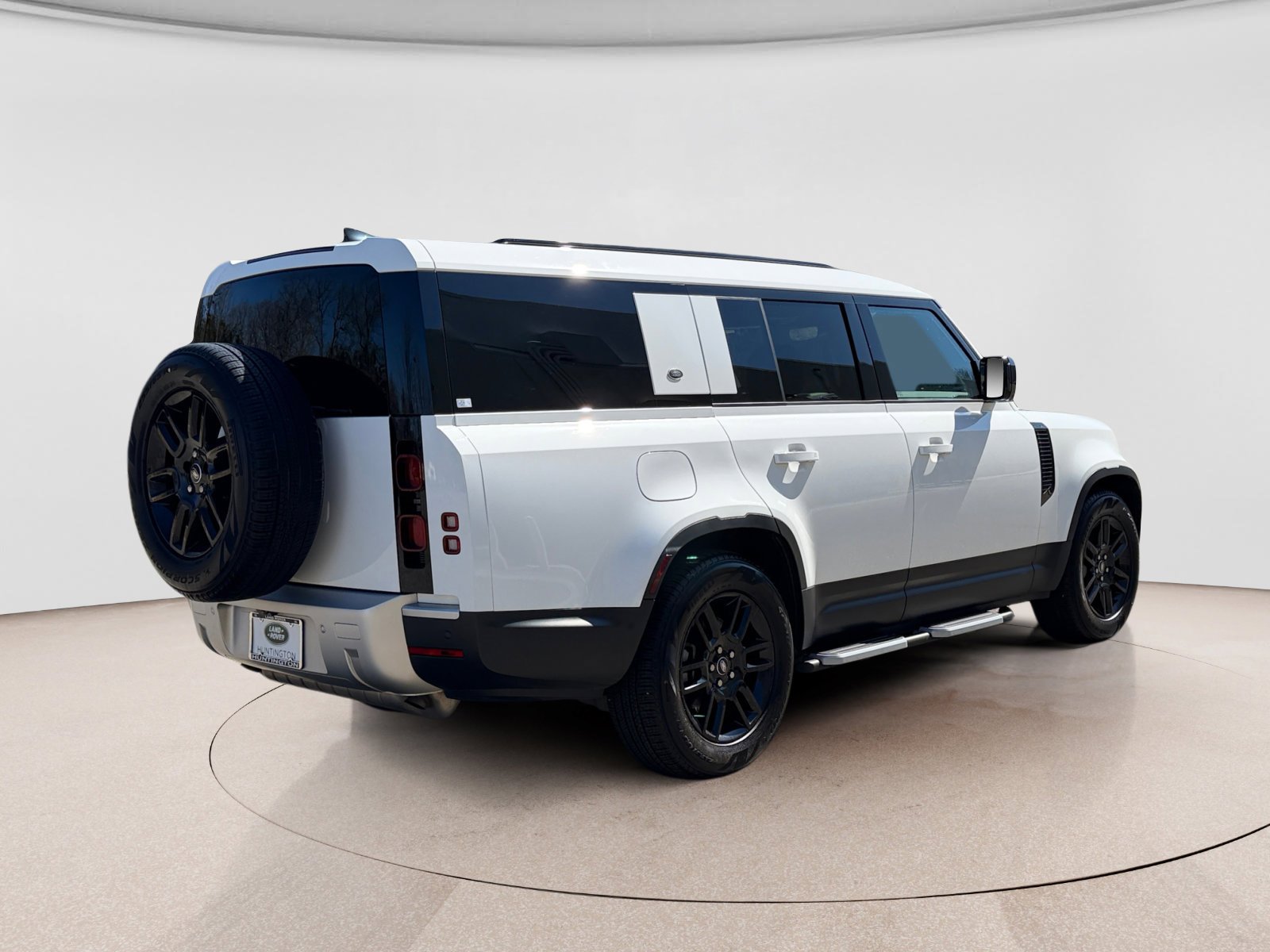 Used 2024 Land Rover Defender 130 S AWD/4WD image 5