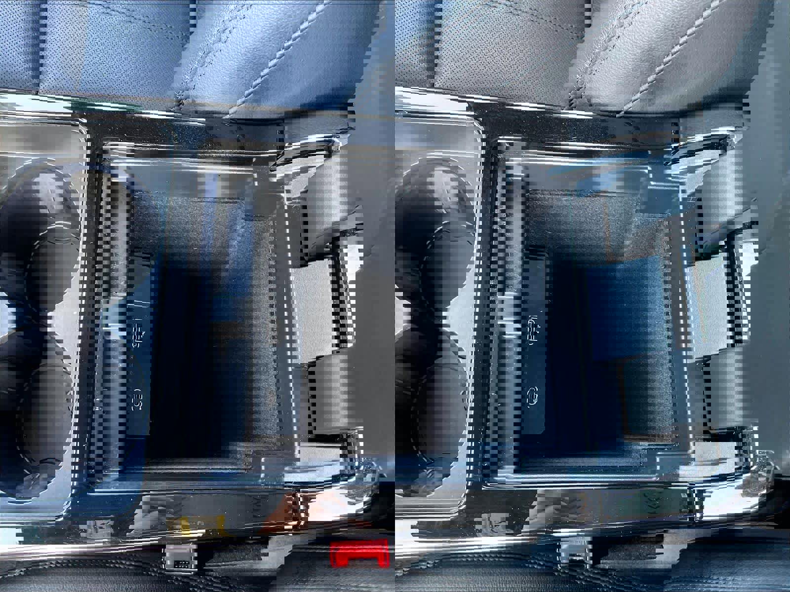 Used 2023 Land Rover Range Rover Evoque R-Dynamic SE image 36