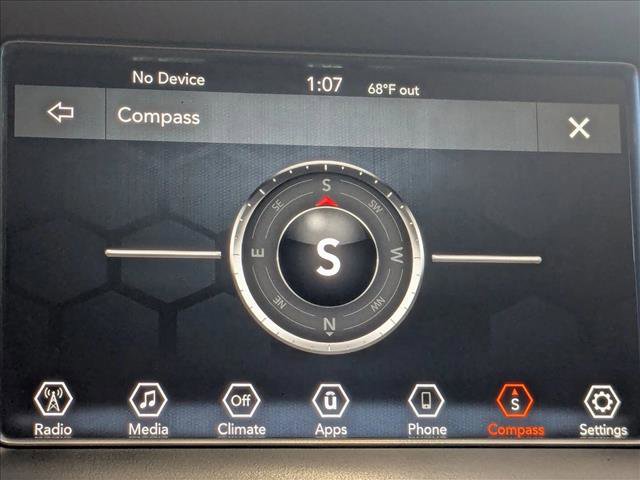 Used 2020 Jeep Grand Cherokee Laredo image 13