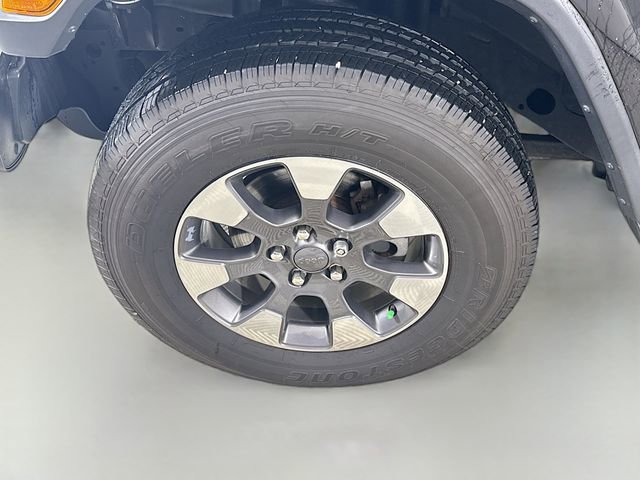 Used 2018 Jeep Wrangler Unlimited Sahara image 30