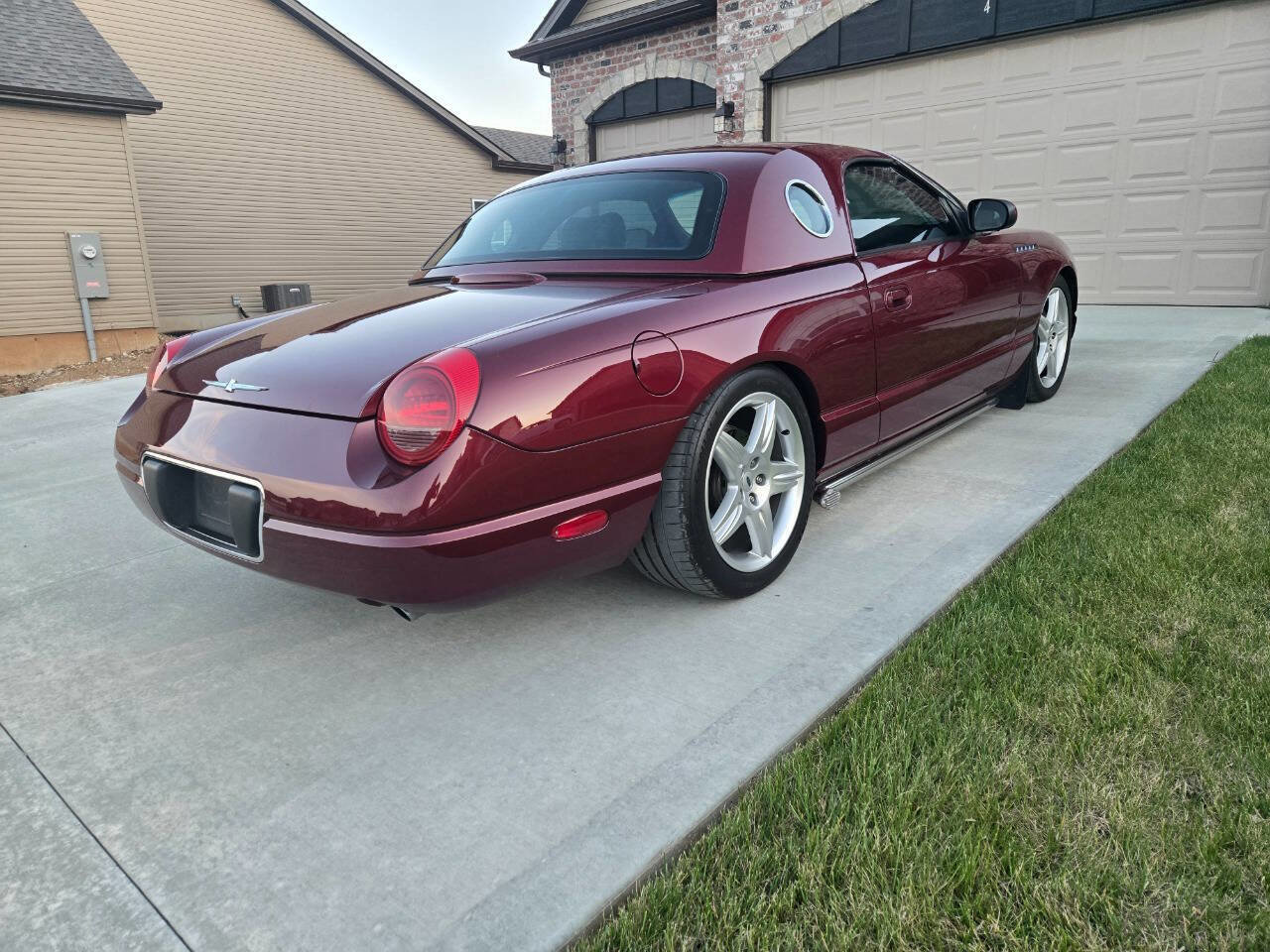 Used 2004 Ford Thunderbird Deluxe RWD image 8