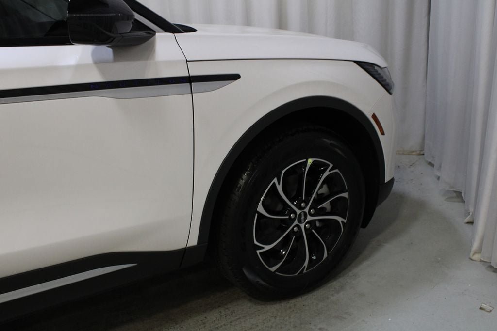 New 2026 Lincoln Nautilus Reserve AWD/4WD image 29