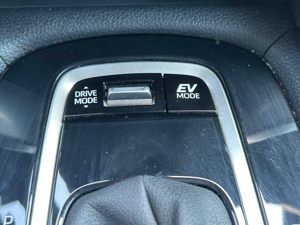 Used 2023 Toyota Corolla Cross AWD Hybrid image 26