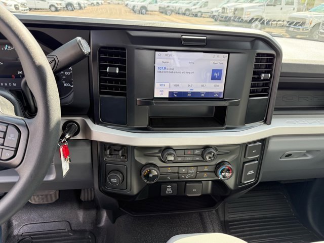 New 2026 Ford F250 XL w/ XL Chrome Package RWD image 18