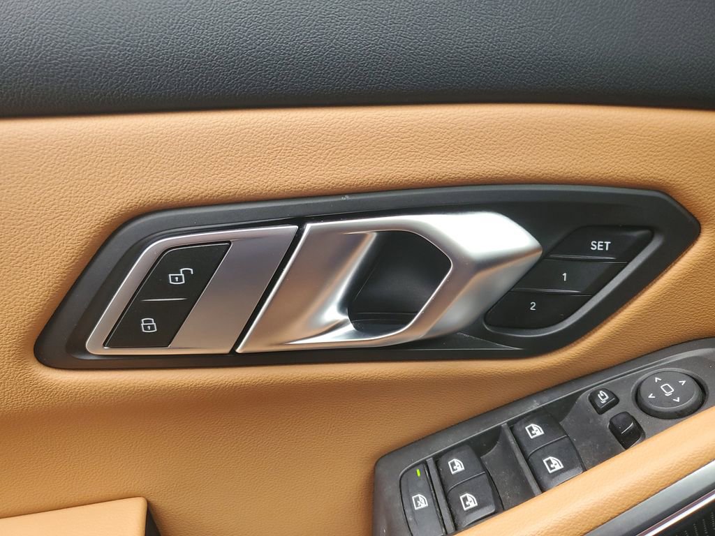 Used 2023 BMW 330i Sedan w/ Convenience Package image 19