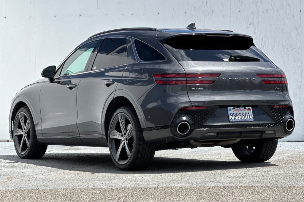 Used 2022 Genesis GV70 2.5T w/ Sport Prestige Package AWD/4WD image 5