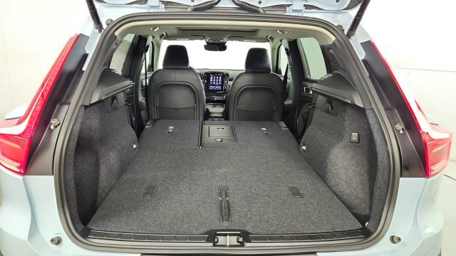 New 2026 Volvo XC40 B5 Plus w/ Climate Package AWD/4WD image 42