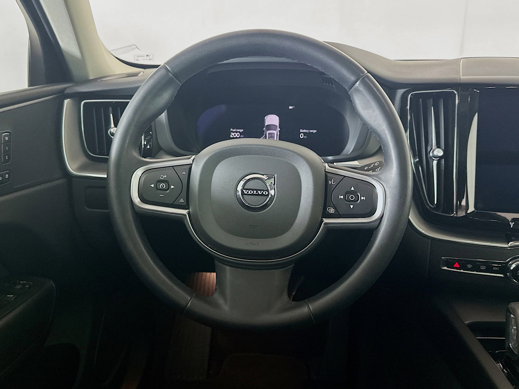 Used 2023 Volvo XC60 T8 Core image 18