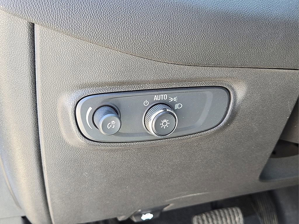 Used 2022 Chevrolet Equinox LT image 25