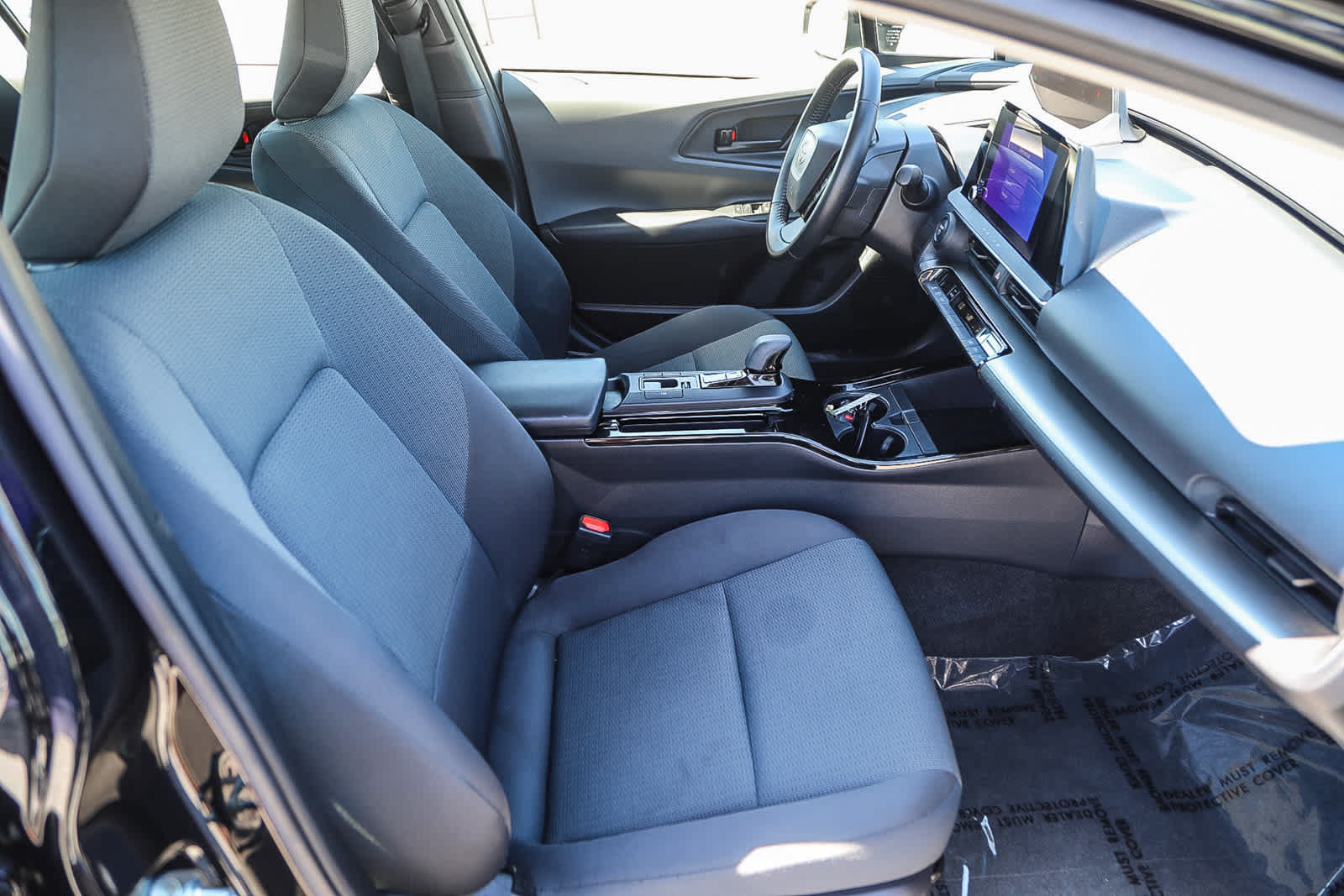 Used 2023 Toyota Prius LE FWD image 16