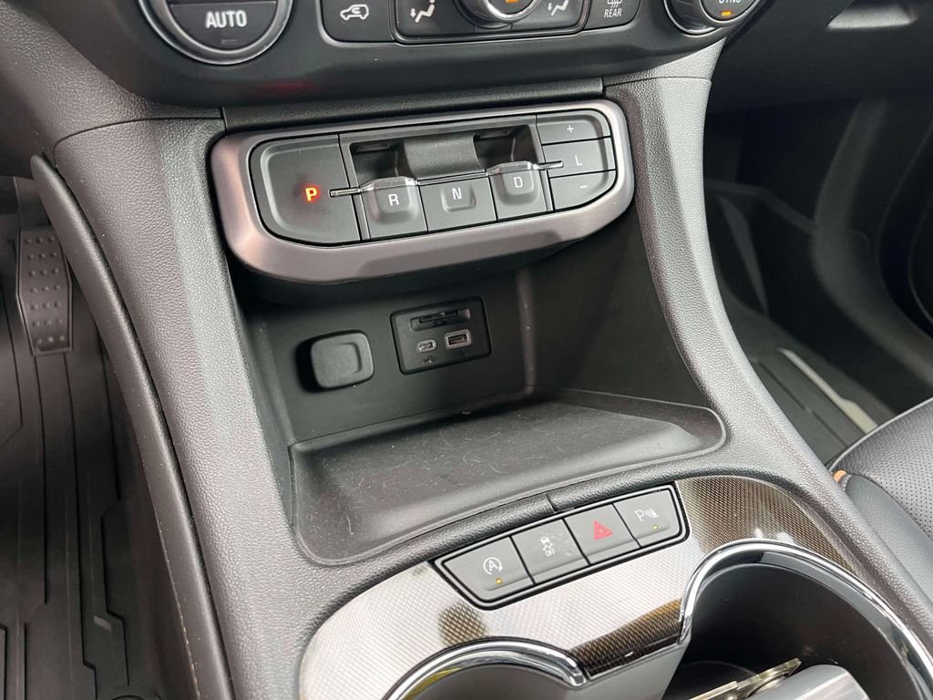 Certified 2021 GMC Acadia AT4 w/ Technology Package AWD/4WD image 32