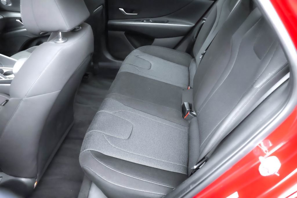 Certified 2023 Hyundai Elantra SE w/ Cargo Package image 24