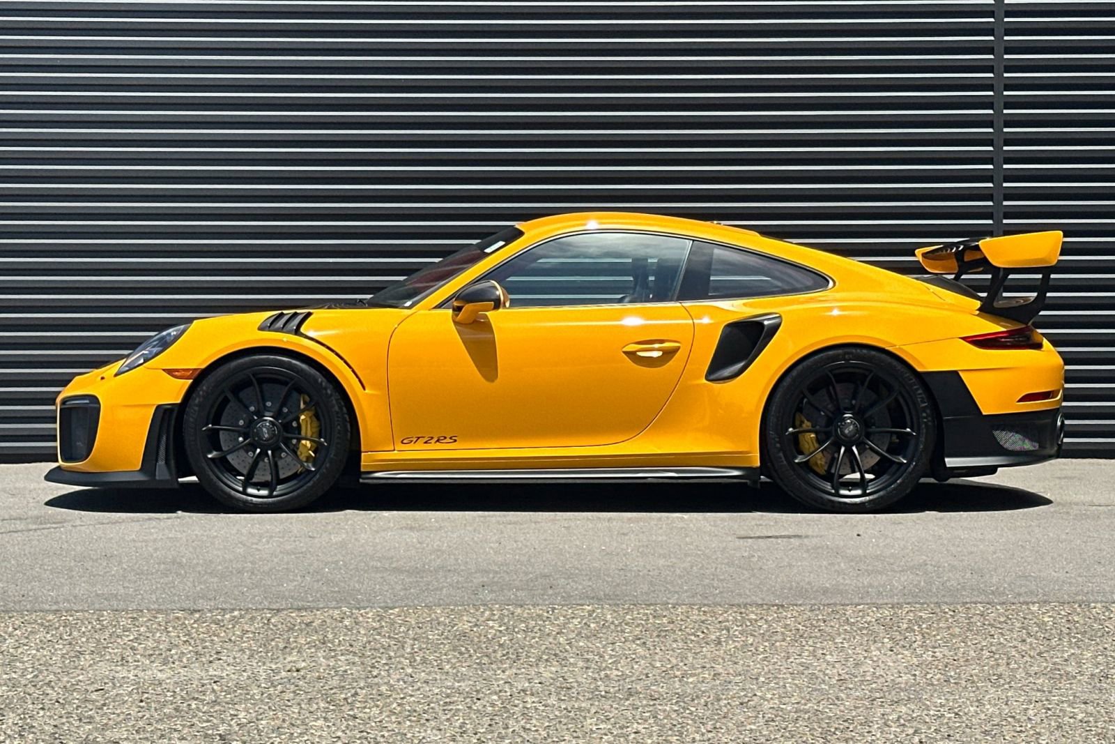Certified 2018 Porsche 911 GT2 RS RWD image 2