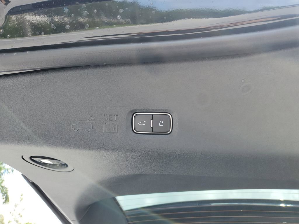 New 2026 Lincoln Navigator Premier AWD/4WD image 7