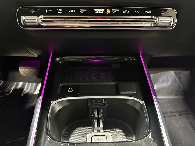 Used 2025 Mercedes-Benz GLB 250 4MATIC image 26