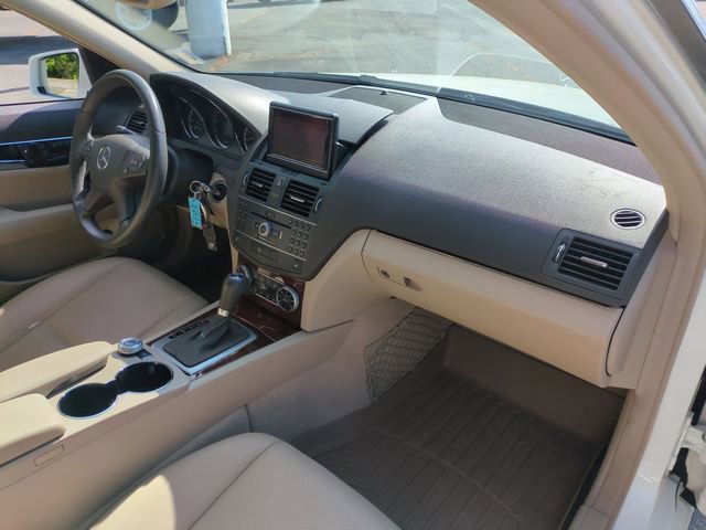 Used 2011 Mercedes-Benz C 300 4MATIC Sedan image 33