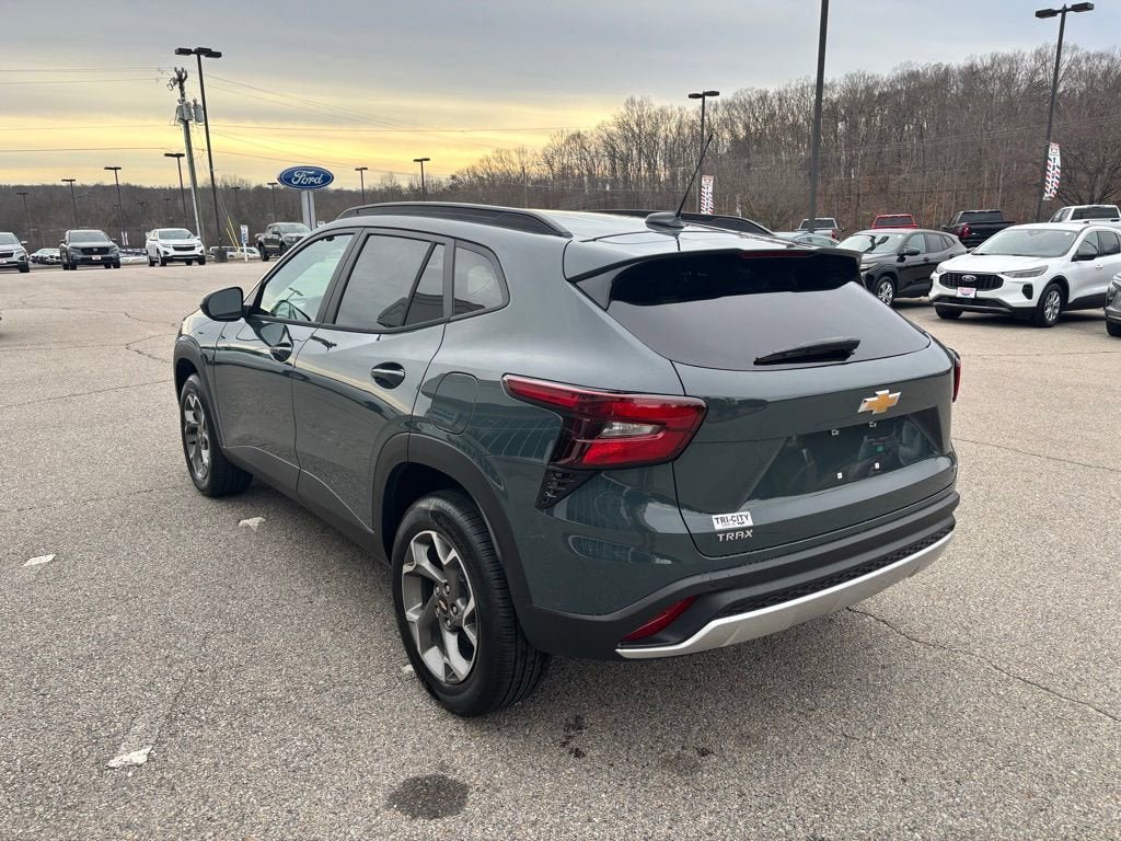 New 2026 Chevrolet Trax LT w/ Driver Confidence Package FWD image 10