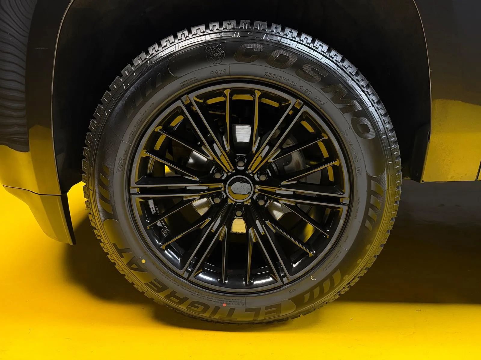 Used 2018 GMC Yukon Denali RWD image 28