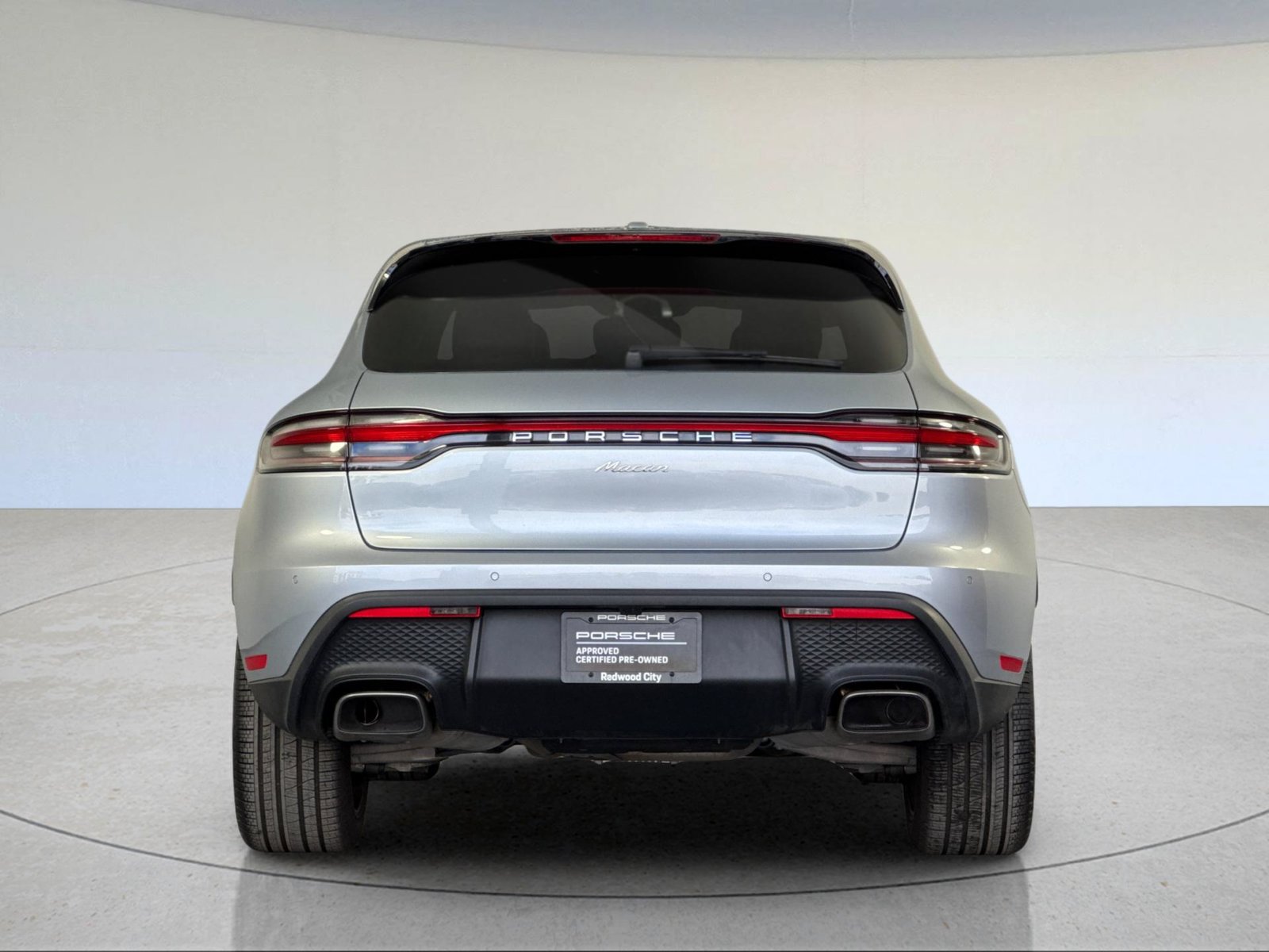 Certified 2026 Porsche Macan AWD/4WD image 7