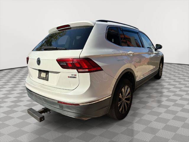 Used 2018 Volkswagen Tiguan SE AWD/4WD image 3